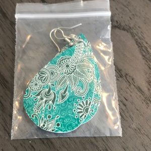 Lightweight earrings